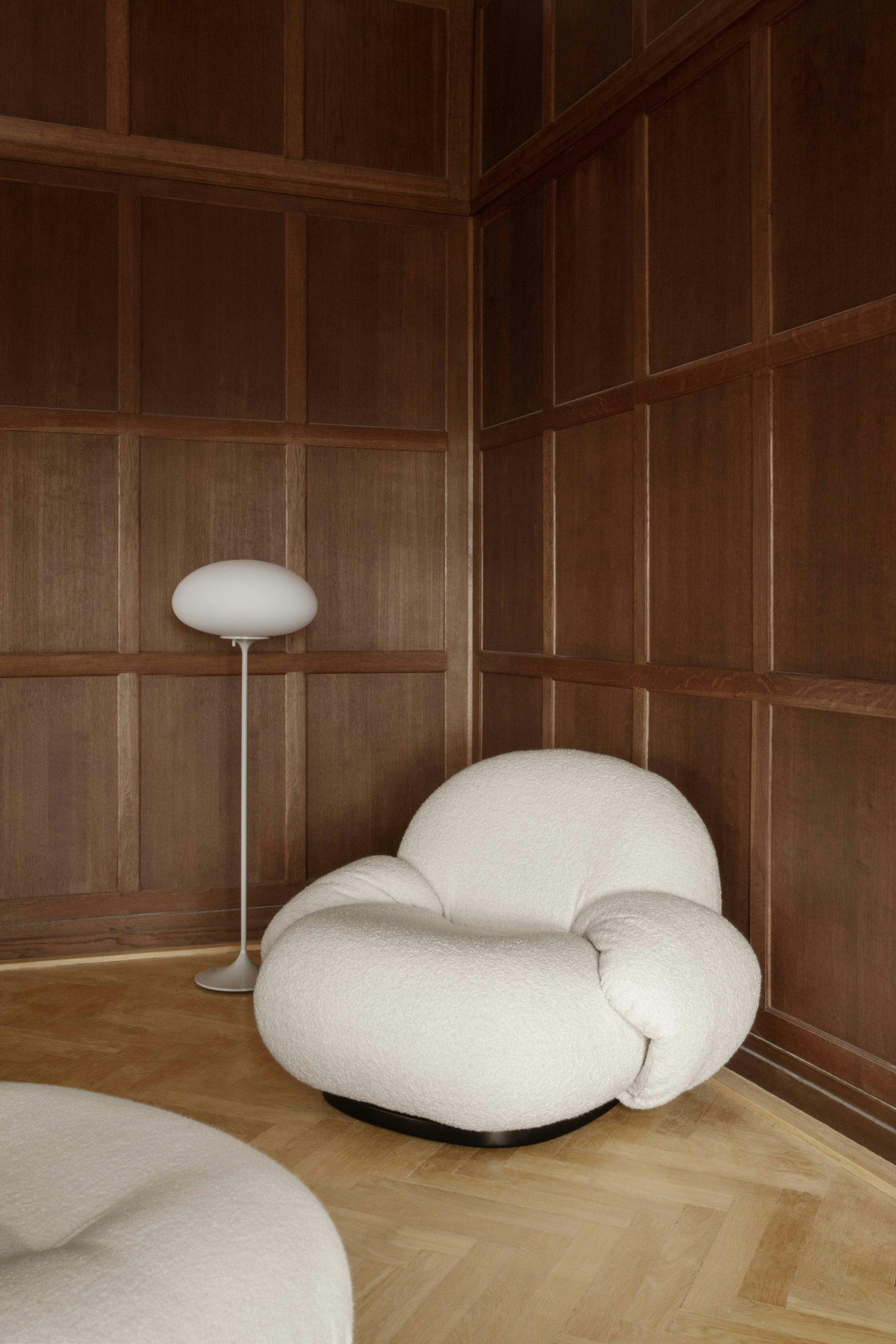 gubi home pacha lounge v5 elegant stålampe